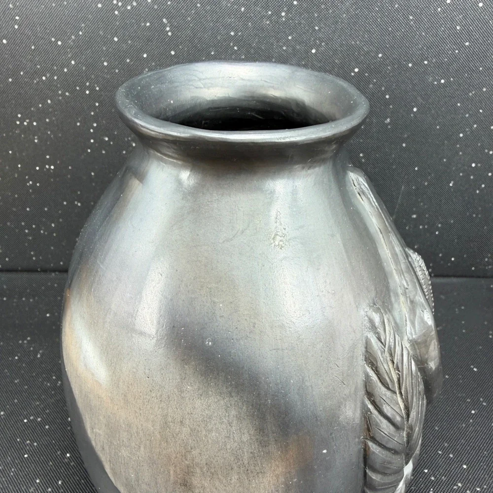 Dona Rosa Barro Negro Oaxacan Black Clay Calla Lily Relief Vase 8in Mexico Art